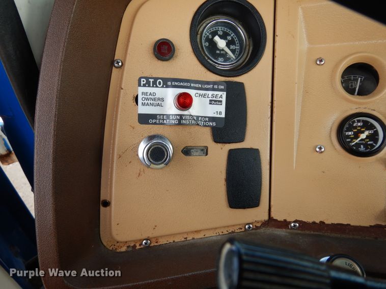 image for item DG6252 1982 Ford L8000 dump flatbed truck