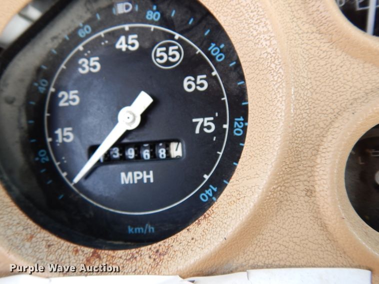 image for item DG6252 1982 Ford L8000 dump flatbed truck