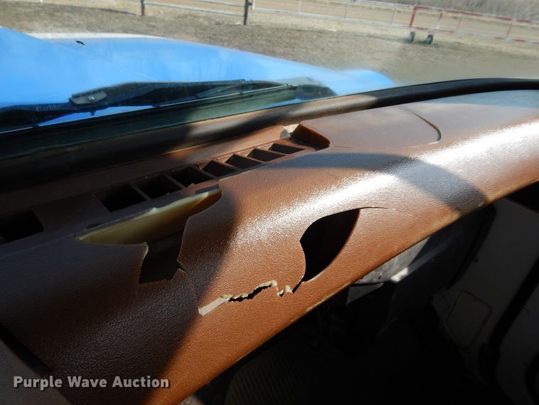 image for item DG6252 1982 Ford L8000 dump flatbed truck