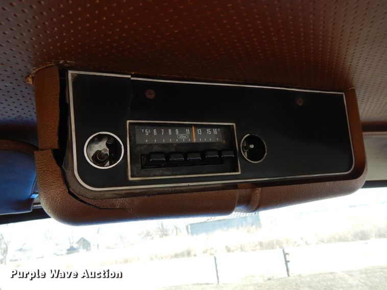 image for item DG6252 1982 Ford L8000 dump flatbed truck