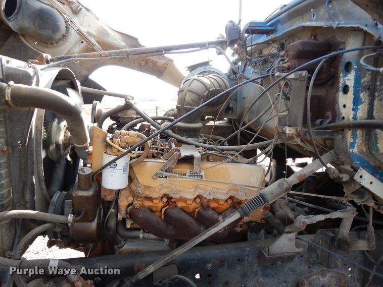 image for item DG6252 1982 Ford L8000 dump flatbed truck