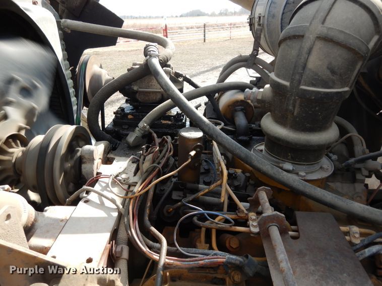 image for item DG6252 1982 Ford L8000 dump flatbed truck