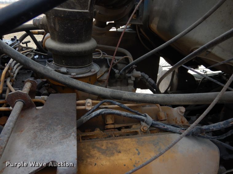 image for item DG6252 1982 Ford L8000 dump flatbed truck