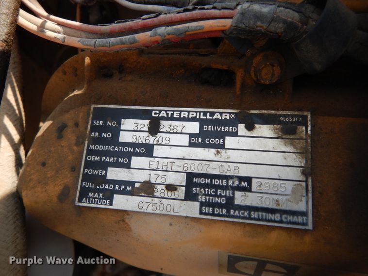 image for item DG6252 1982 Ford L8000 dump flatbed truck