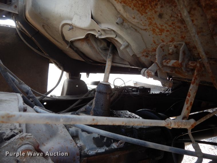 image for item DG6252 1982 Ford L8000 dump flatbed truck