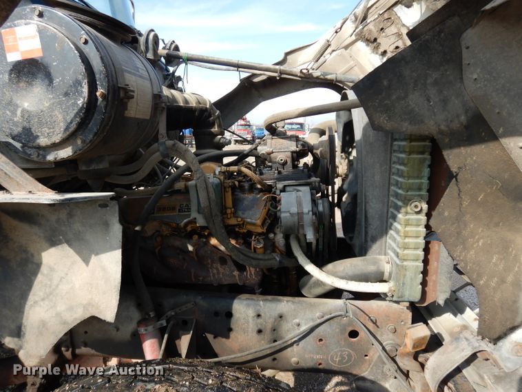 image for item DG6252 1982 Ford L8000 dump flatbed truck