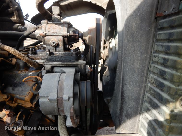 image for item DG6252 1982 Ford L8000 dump flatbed truck