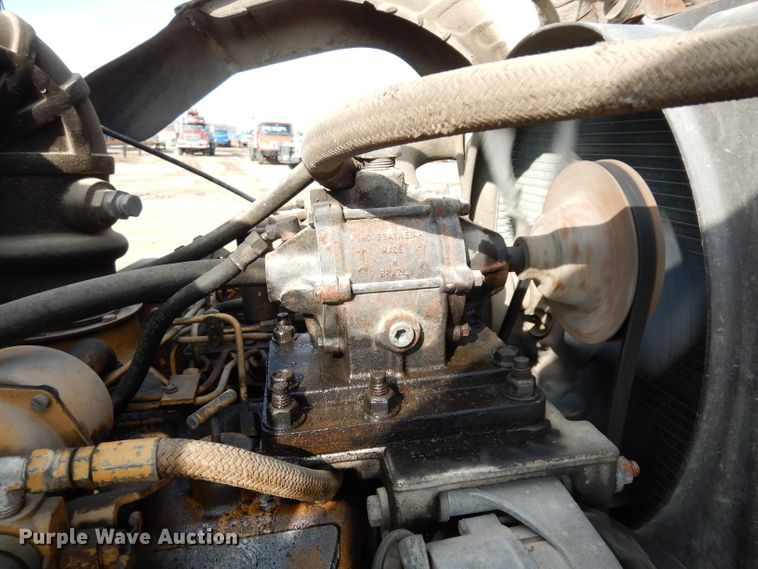 image for item DG6252 1982 Ford L8000 dump flatbed truck