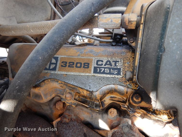 image for item DG6252 1982 Ford L8000 dump flatbed truck