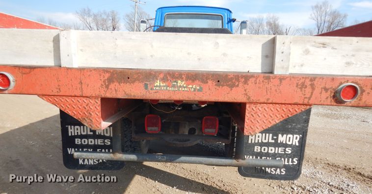 image for item DG6252 1982 Ford L8000 dump flatbed truck