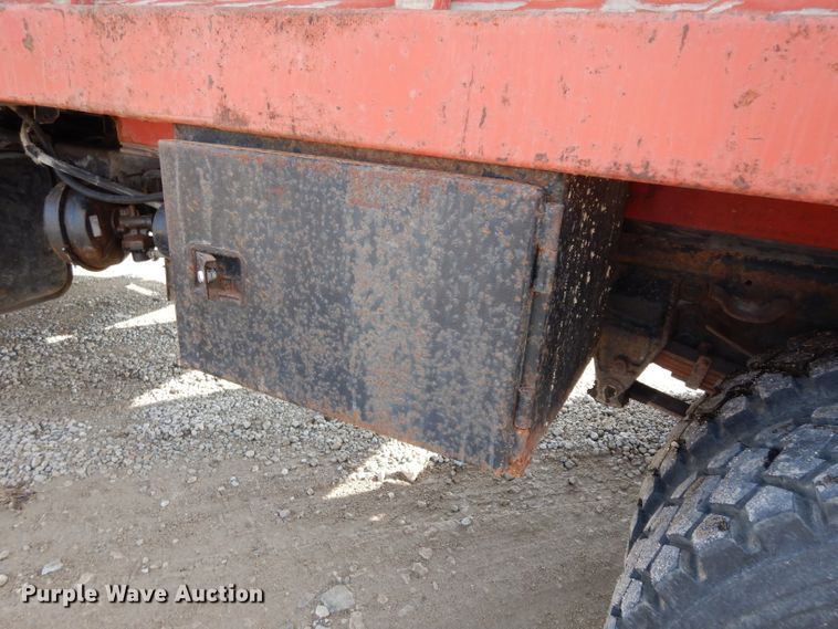 image for item DG6252 1982 Ford L8000 dump flatbed truck