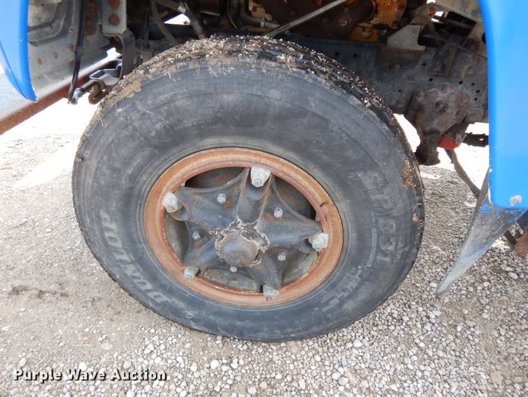 image for item DG6252 1982 Ford L8000 dump flatbed truck