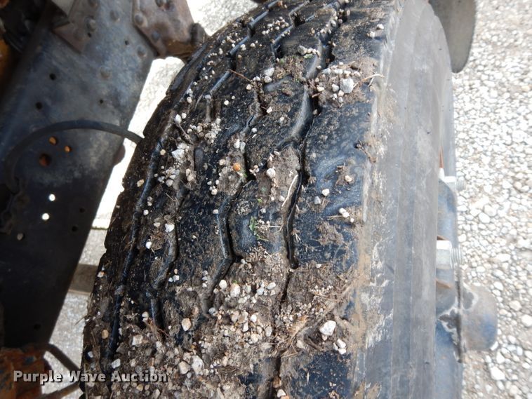 image for item DG6252 1982 Ford L8000 dump flatbed truck