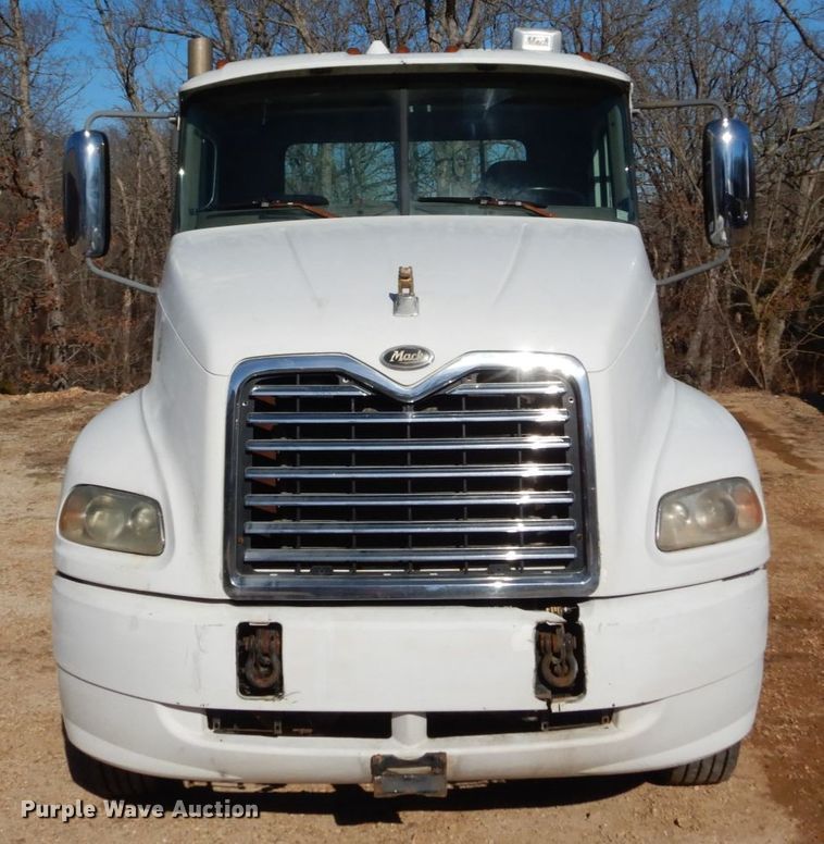 image for item DH5069 2004 Mack CX613 semi truck