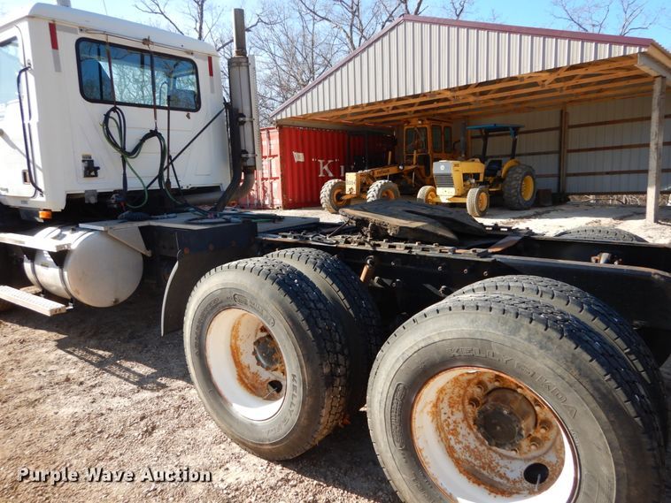 image for item DH5069 2004 Mack CX613 semi truck