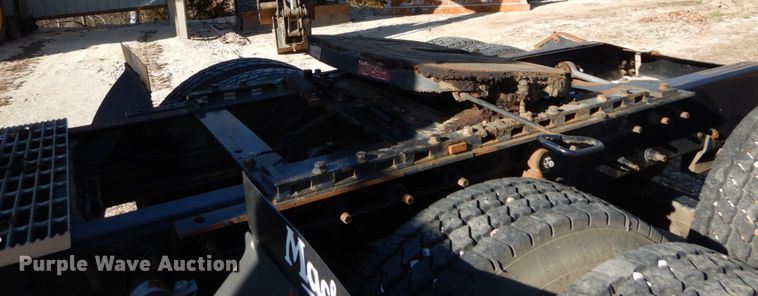 image for item DH5069 2004 Mack CX613 semi truck