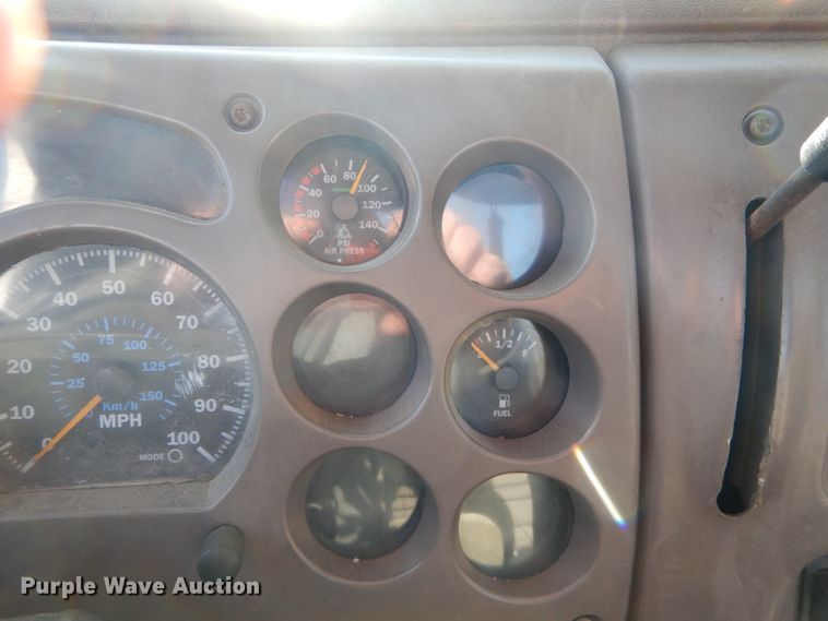 image for item DH5069 2004 Mack CX613 semi truck