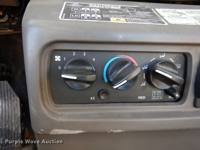 image for item DH5069 2004 Mack CX613 semi truck