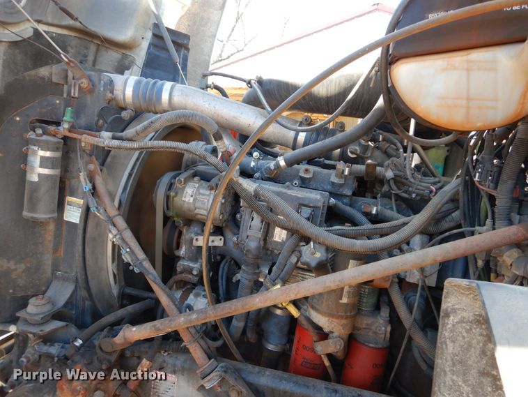 image for item DH5069 2004 Mack CX613 semi truck