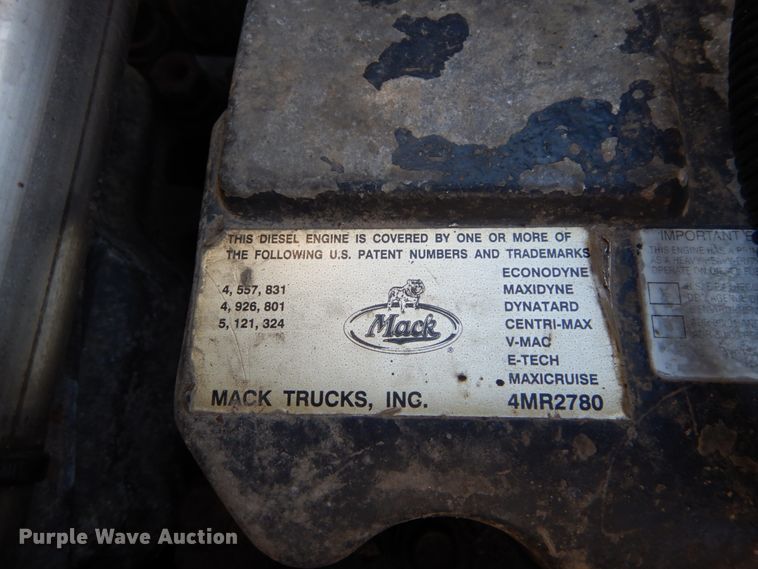 image for item DH5069 2004 Mack CX613 semi truck