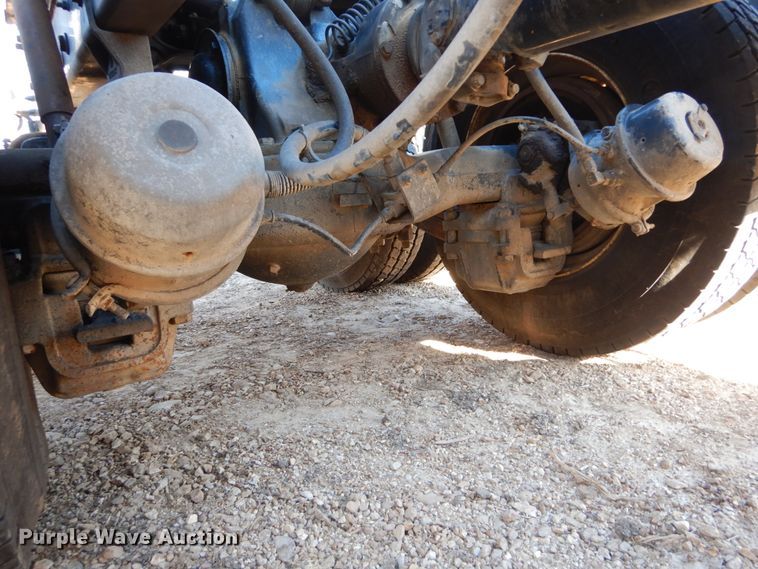 image for item DH5069 2004 Mack CX613 semi truck