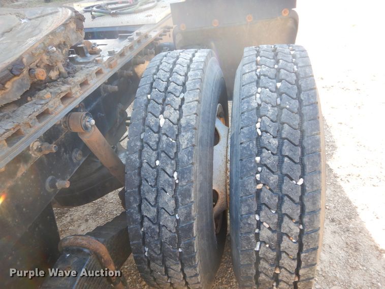 image for item DH5069 2004 Mack CX613 semi truck