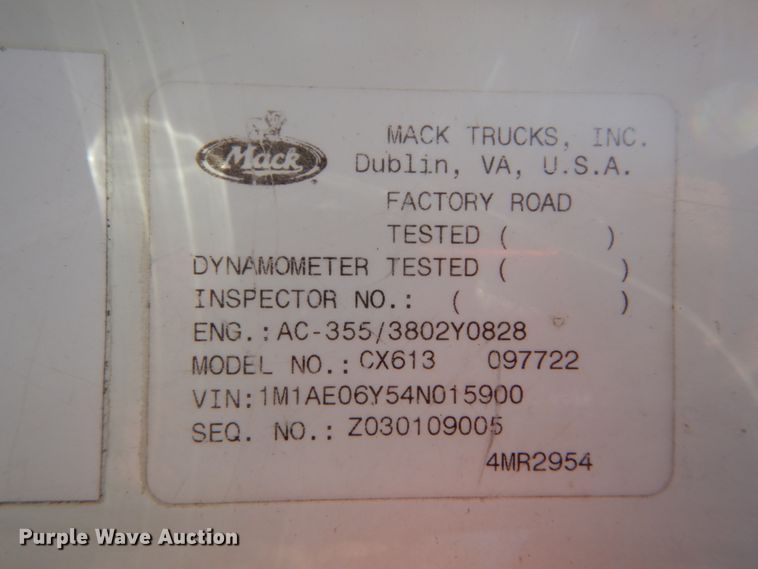 image for item DH5069 2004 Mack CX613 semi truck
