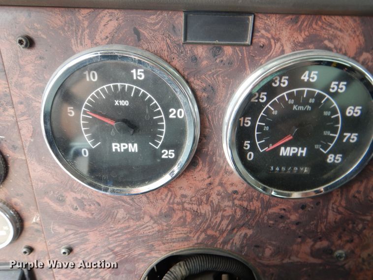 image for item DH5301 2002 International 9900i water truck