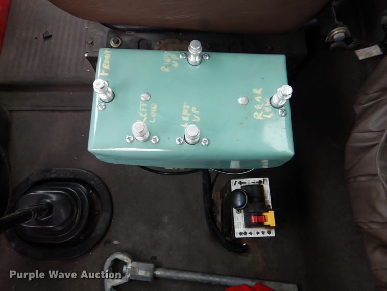 image for item DH5301 2002 International 9900i water truck