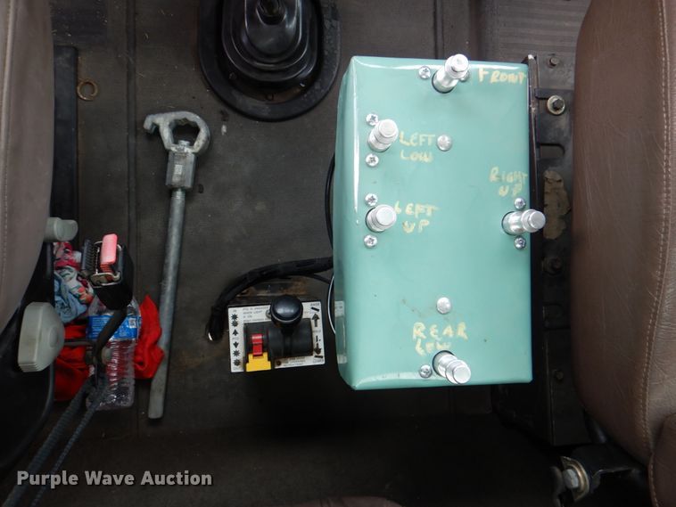 image for item DH5301 2002 International 9900i water truck