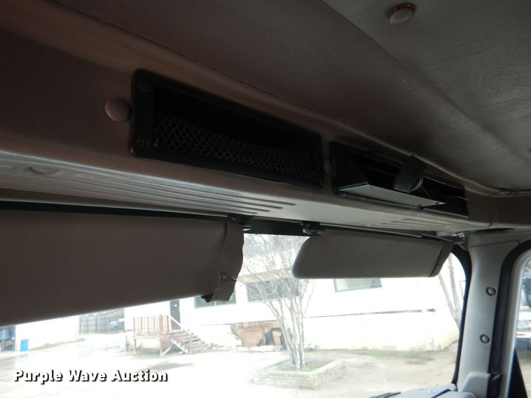 image for item DH5301 2002 International 9900i water truck