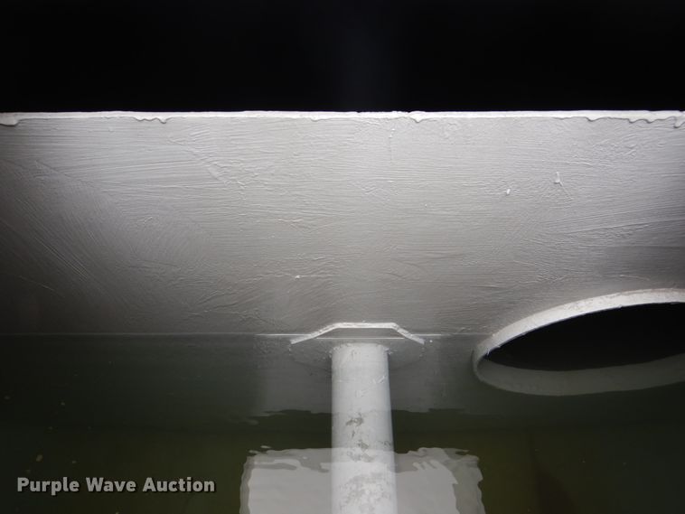 image for item DH5301 2002 International 9900i water truck