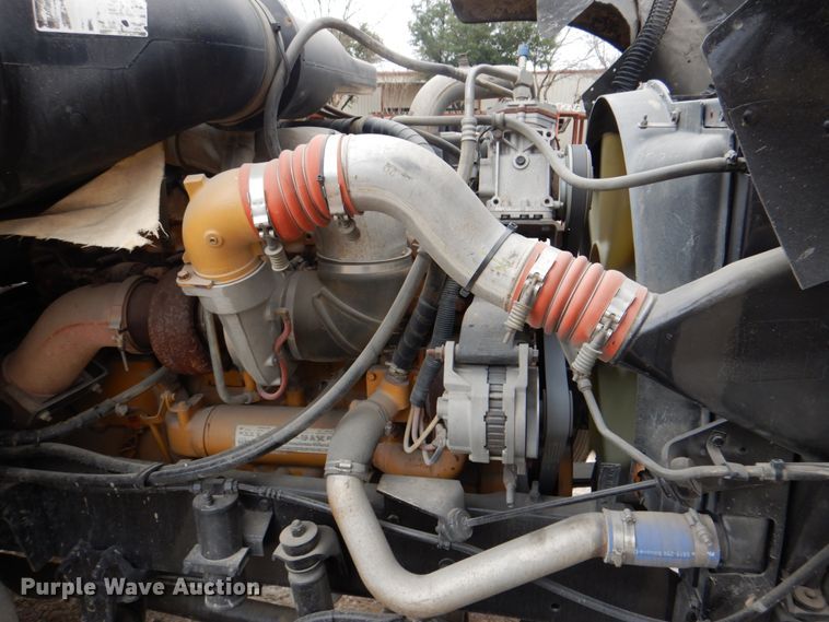 image for item DH5301 2002 International 9900i water truck