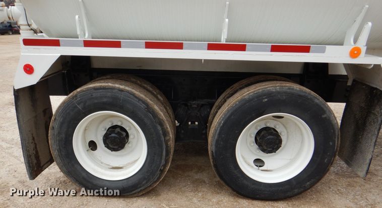 image for item DH5301 2002 International 9900i water truck