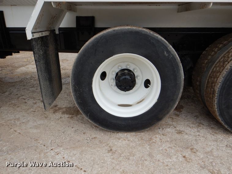 image for item DH5301 2002 International 9900i water truck