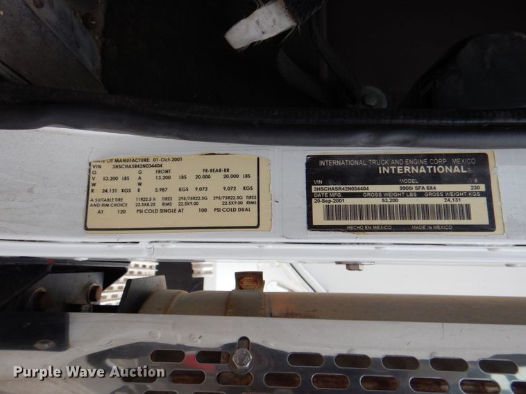 image for item DH5301 2002 International 9900i water truck