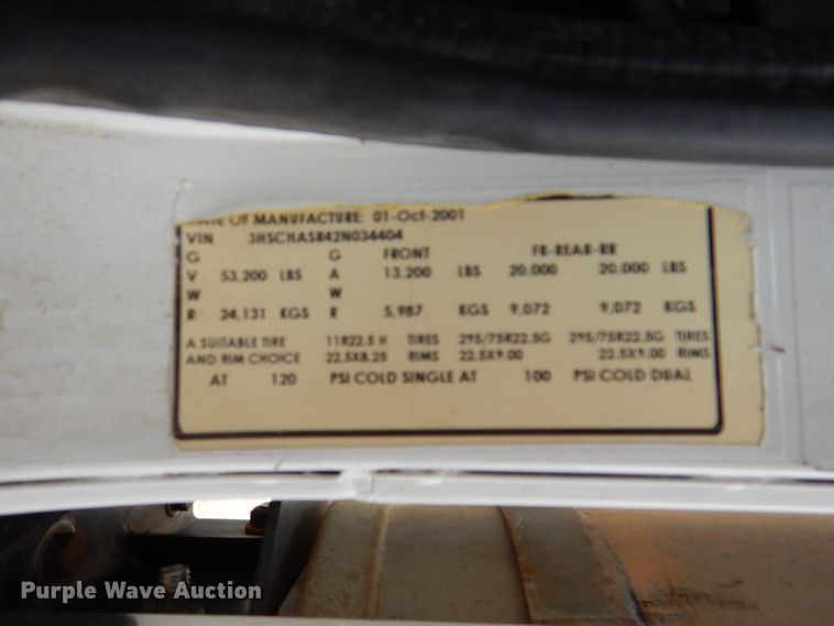 image for item DH5301 2002 International 9900i water truck