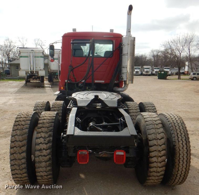 image for item DH5302 2008 Mack Pinnacle CHU semi truck