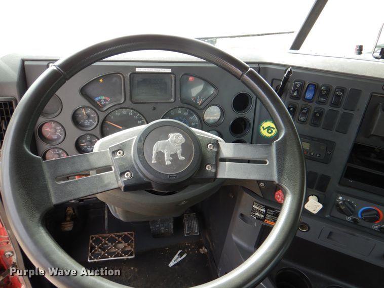 image for item DH5302 2008 Mack Pinnacle CHU semi truck