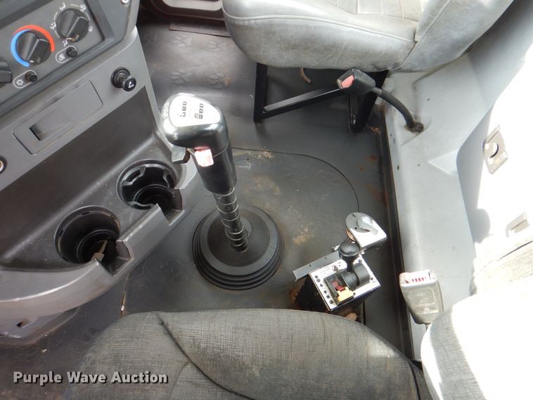 image for item DH5302 2008 Mack Pinnacle CHU semi truck