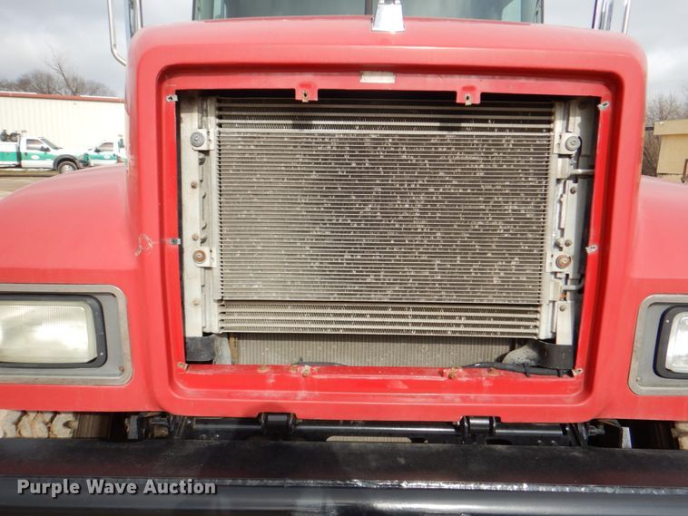 image for item DH5302 2008 Mack Pinnacle CHU semi truck