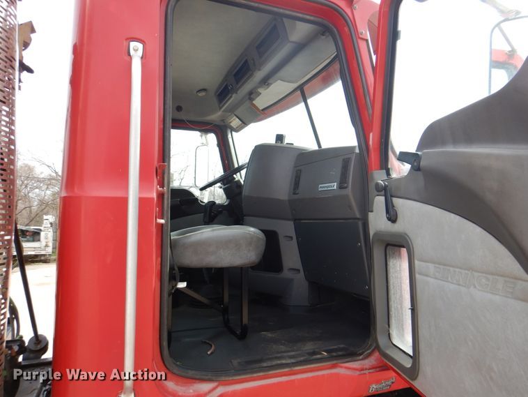 image for item DH5302 2008 Mack Pinnacle CHU semi truck