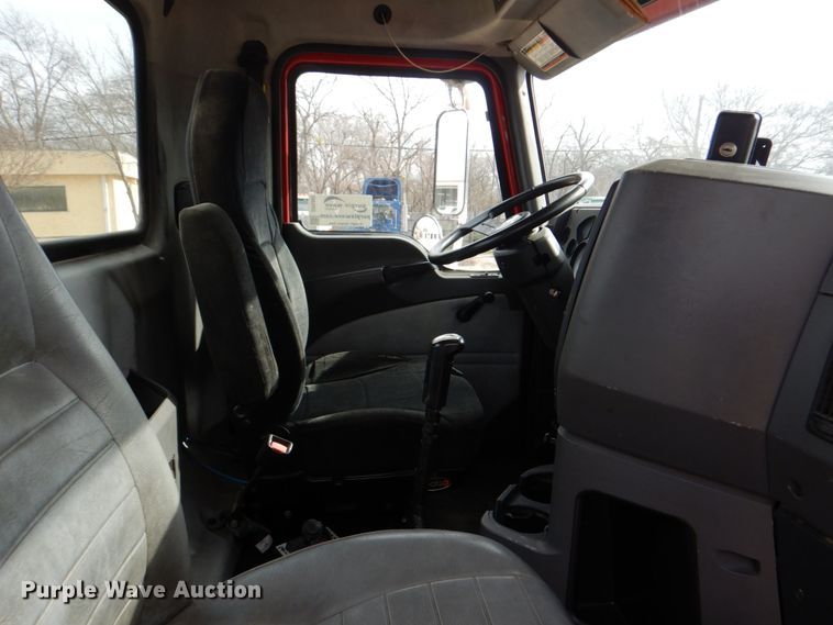 image for item DH5302 2008 Mack Pinnacle CHU semi truck