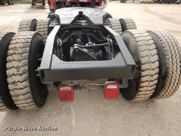 image for item DH5302 2008 Mack Pinnacle CHU semi truck