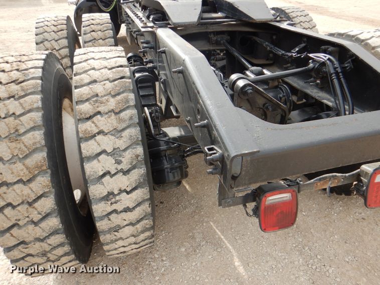 image for item DH5302 2008 Mack Pinnacle CHU semi truck