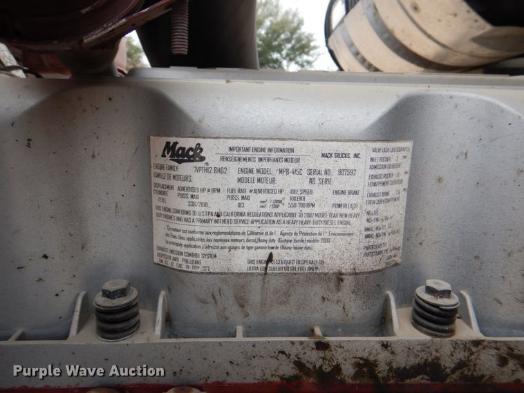 image for item DH5302 2008 Mack Pinnacle CHU semi truck