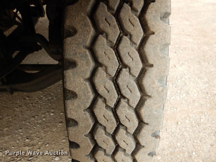 image for item DH5302 2008 Mack Pinnacle CHU semi truck