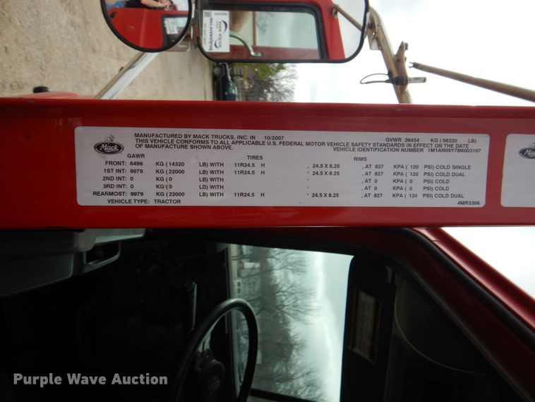 image for item DH5302 2008 Mack Pinnacle CHU semi truck