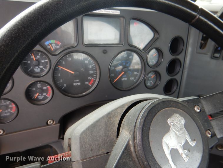 image for item DH5303 2008 Mack Pinnacle CHU semi truck