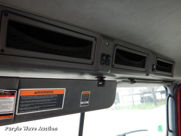 image for item DH5303 2008 Mack Pinnacle CHU semi truck